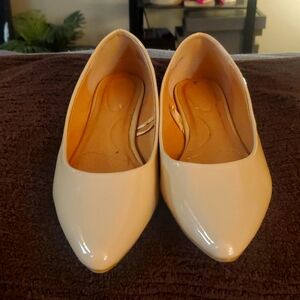 Lane Bryant Pointed Toe Flats Size 11W Beige Patent Leather Look
